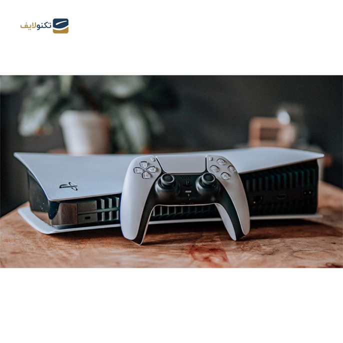 پلی استیشن 5 استاندارد دیسک خور با دو دسته به همراه بازی Resident Evil Village - PlayStation 5 Standard with 2 DualSense controllers & Resident Evil Village